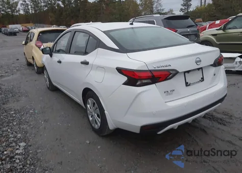 2025 Nissan Versa 1.6 S z USA, uszkodzony, nr VIN 3N1CN8DVXSL816841